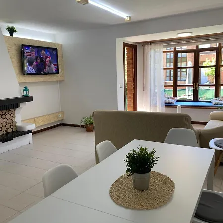 Chalet En Cerca De La Playa. * Laredo