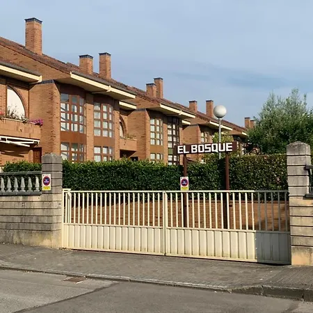 En Cerca De La Playa. * Laredo