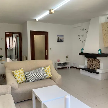 Chalet En Cerca De La Playa. *