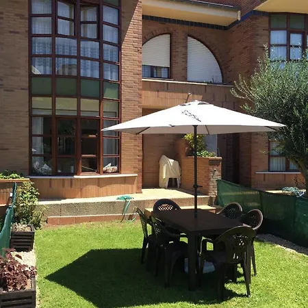 Chalet En Cerca De La Playa. *