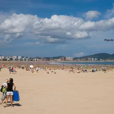 En Cerca De La Playa.
