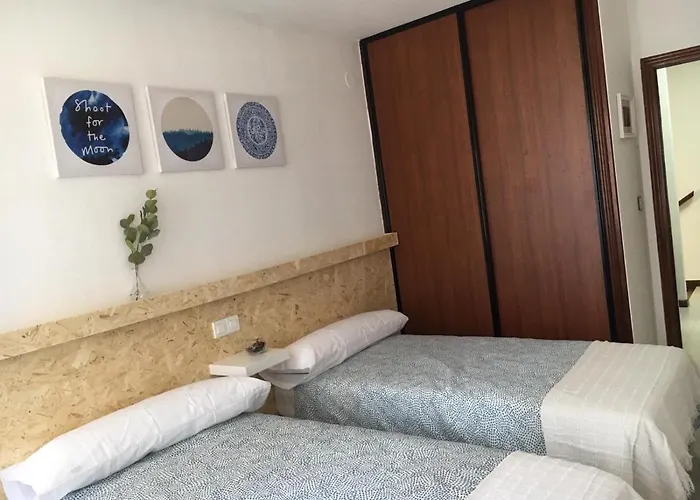 En Cerca De La Playa. *