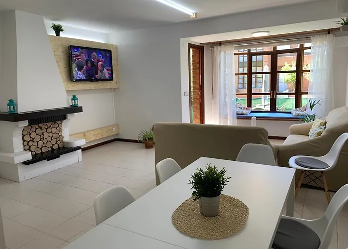 En Cerca De La Playa. * Laredo