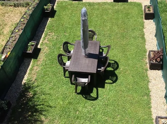 En Cerca De La Playa. * Laredo