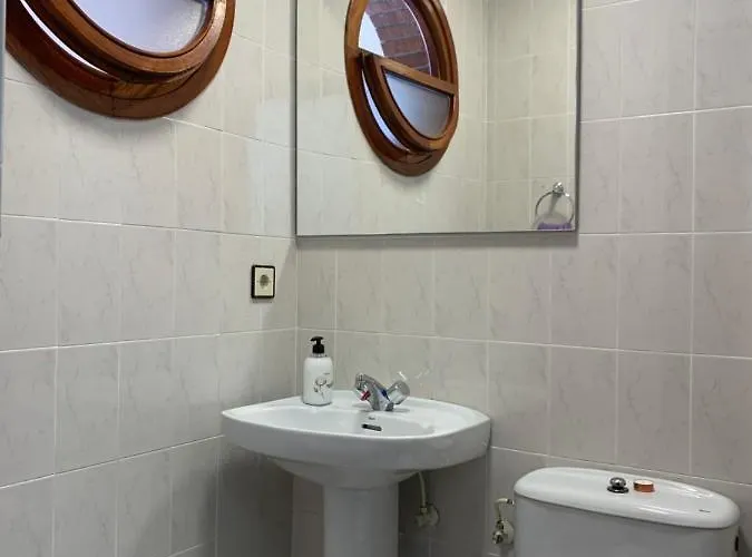 En Cerca De La Playa. Laredo