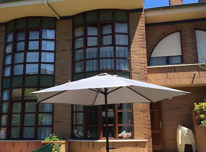 En Cerca De La Playa. * Laredo