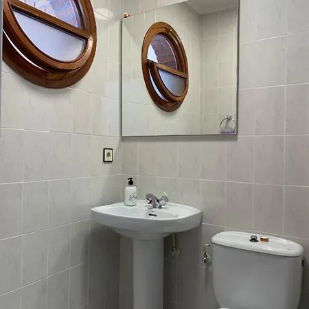 En Cerca De La Playa. Laredo